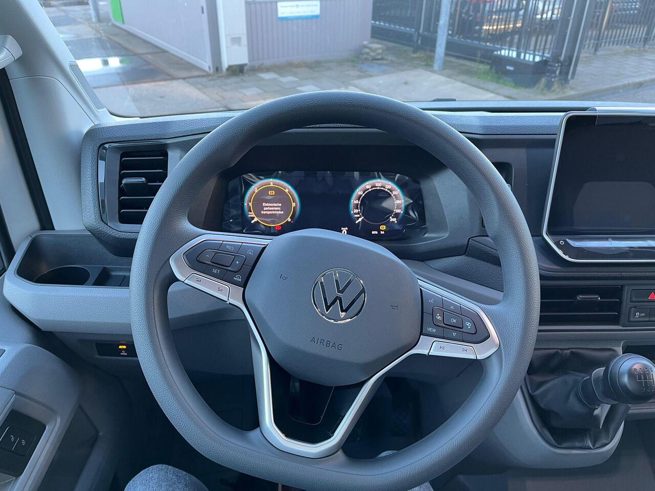 Volkswagen CRAFTER Bedrijfswagens L3H3 Trendline 103kW 140pk 3T GVW 6 versn.hand VW Bedrijfswagens Crafter Highline 35 2.0 TDI L3H3 140 pk 103 kW pk 6 versn | BPM vrij | Volwaardig reservewiel (inclusief boordgereedschap en krik) | Trekhaak met vaste kogel (inclusief aanhan