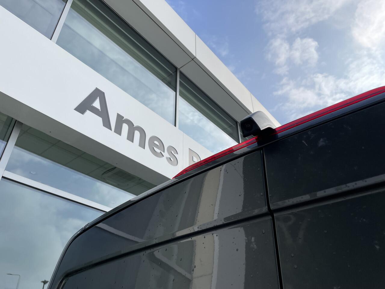 Volkswagen CRAFTER 30 2.0 TDI L3H2 Highline 140pk Auto | Camera | App connect