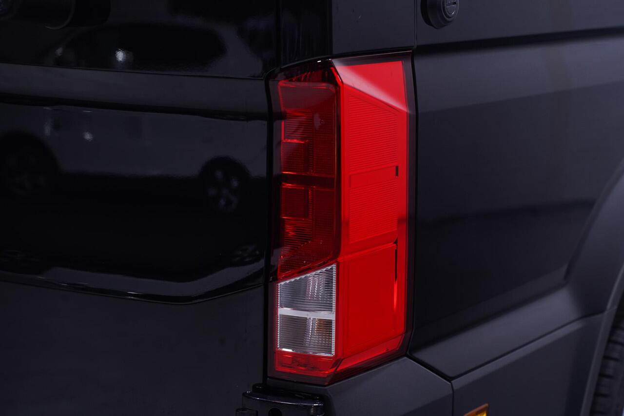 Volkswagen CRAFTER 2.0 TDI 140 pk DSG Aut. L3H2 nwe Model, Navi LED Koplampen, 270 Graden Deuren, PDC V+A, BPMK vrij, 3-Zits