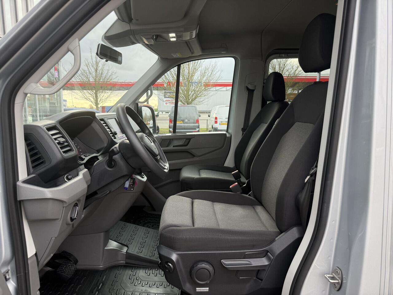 Volkswagen CRAFTER 35 2.0 TDI L3H2 DC Highline | Led | Adapt. Cruisec. | Stoelverw. | Trekhaak