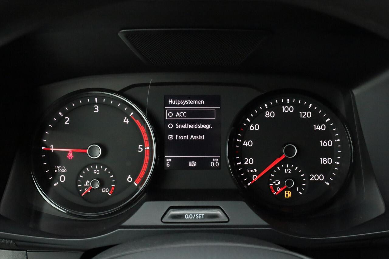 Volkswagen CRAFTER Exclusive L3H3 140pk automaat BPM vrij | Achteruitrijcamera | LED koplampen | Navigatie | Stuurwiel verwarmd | Park Assist | Trekhaak | Climatronic | Adaptive Cruise Control | Apple CarPlay / Android auto | DAB | 17 inch lichtmetalen velgen | Grootlichtas