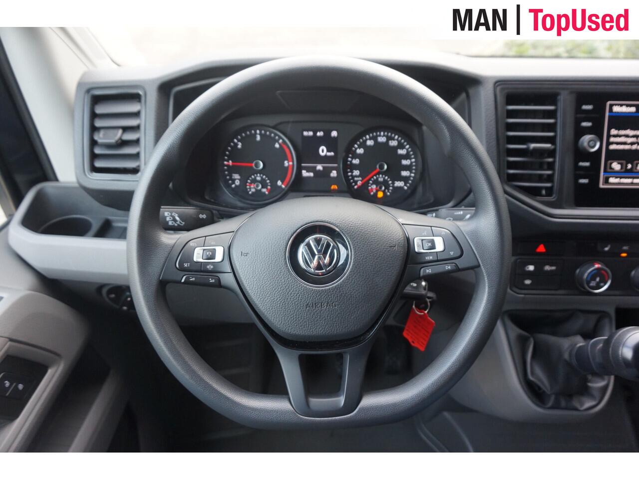 Volkswagen CRAFTER 35 2.0 TDI L4H3 Highline / Trekhaak / 3000KG Trekgewicht / 177 PK / Navigatie / Adaptieve Cruise Control / Apple Carplay / Stoelverwarming