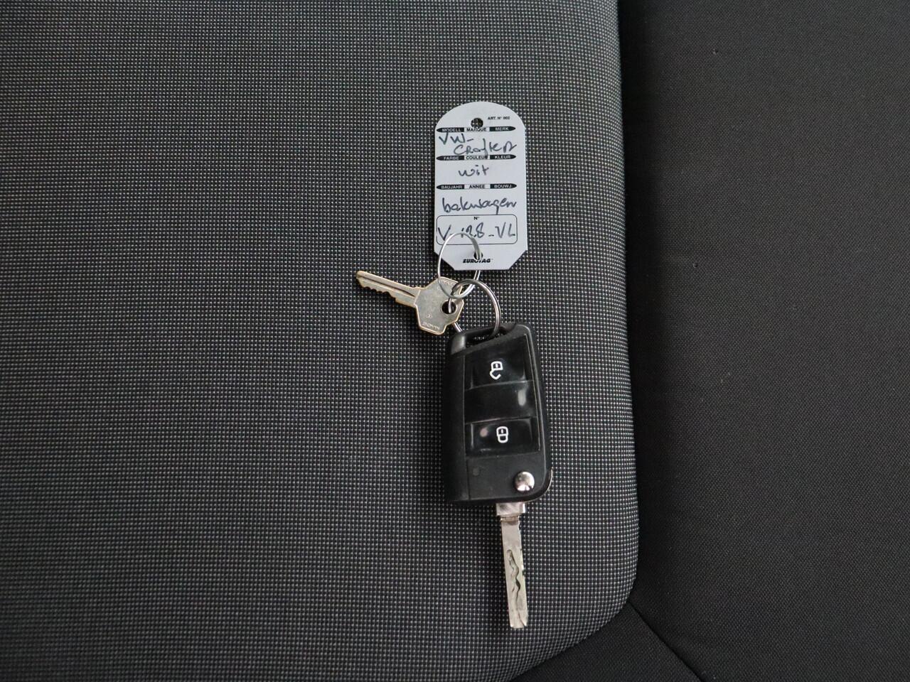 Volkswagen CRAFTER 2.0TDI 177PK Bakwagen+Laadklep | Dubbellucht | 3500Kg Trekhaak | Navigatie | Camera | Zijdeur