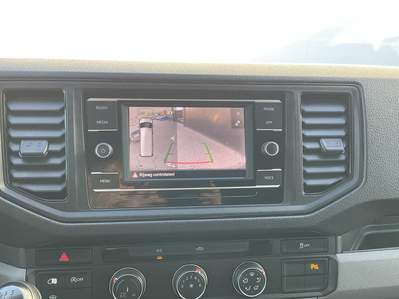 Volkswagen CRAFTER 6-Pers 30 2.0 TDI Dubbele Cabine L2H2 Comfortline Trekhaak Cam NL-Bus Voll.Onderhouden!