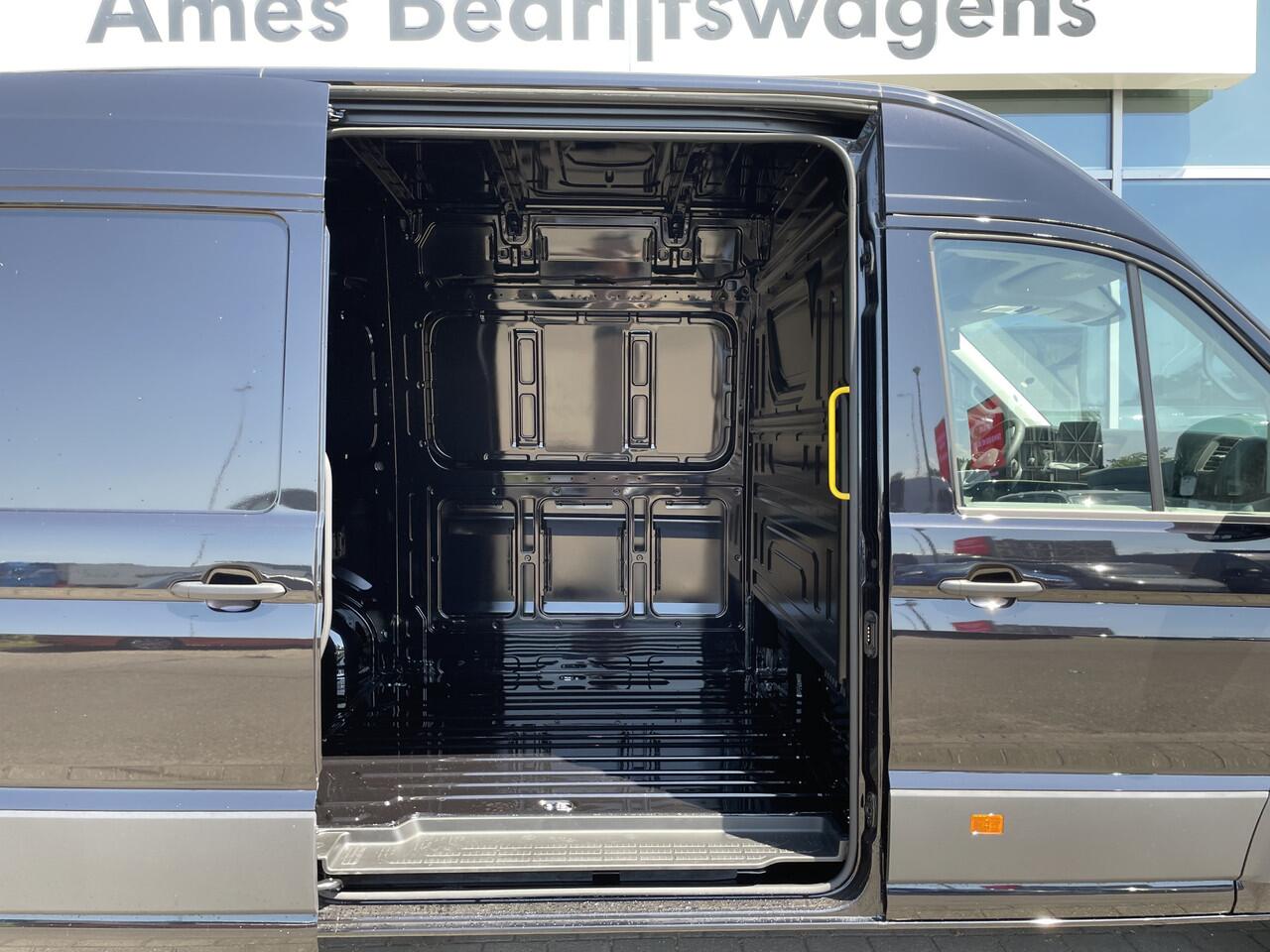Volkswagen CRAFTER 35 2.0 TDI L3H3 Trendline 140pk Hand | Trekhaak met opstap | App connect