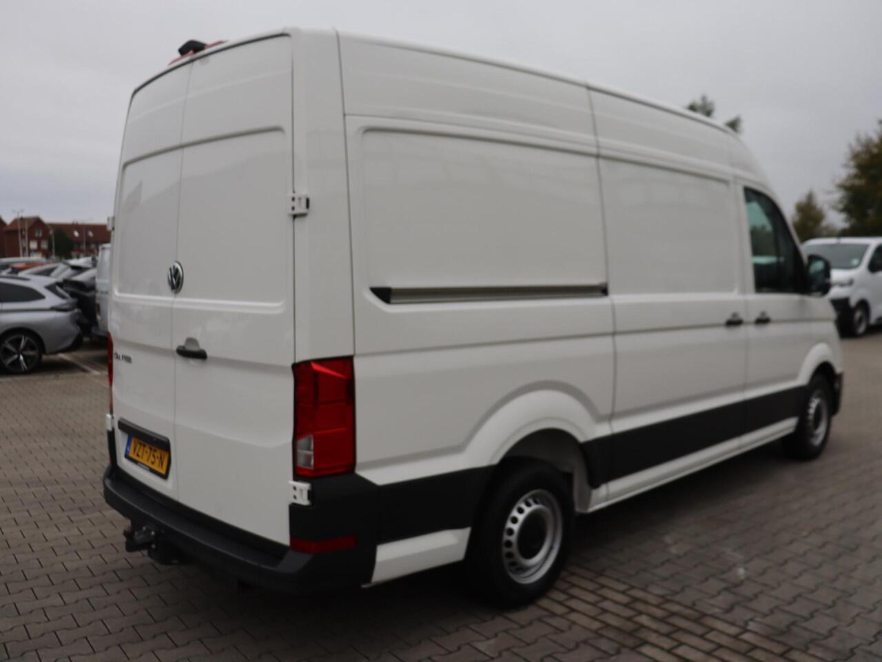 Volkswagen CRAFTER Bedrijfswagens Highline L3H3 2.0 TDI EU6 103 kW 140 pk 3.0T hand | ErgoComfort geveerde bestuurdersstoel | Bijrijdersbank | Trailer assist | Cruise control | Achteruitrijcamera |