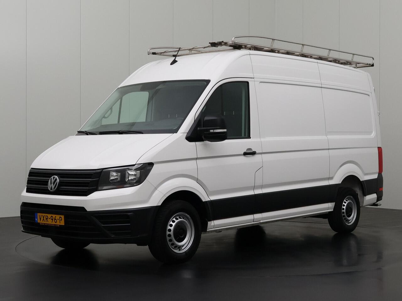 Volkswagen CRAFTER 2.0TDI L3H3 | Imperiaal | Trekhaak | Navigatie | Airco | Cruise | 3-Persoons | Betimmering