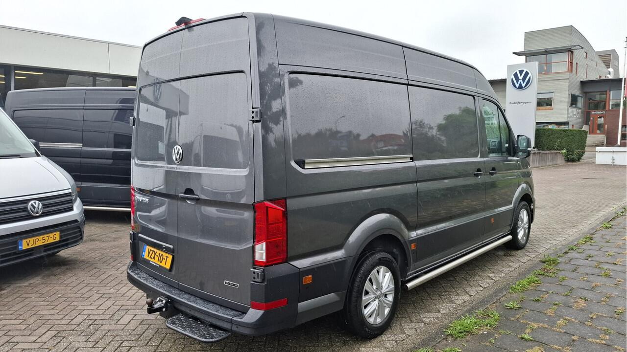 Volkswagen CRAFTER 35 2.0 TDI L3H3 75 Edition 177 pk - Trekhaak / Camera / Leder / LED