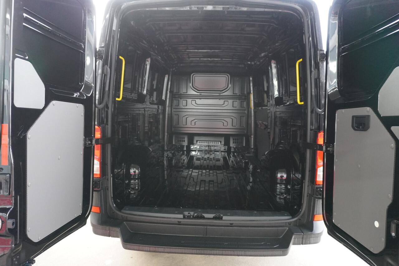 Volkswagen CRAFTER 35 2.0 TDI 177PK L3H2 Facelift L3H2 Automaat nr. V148 | Airco | Cruise | Navi | Camera