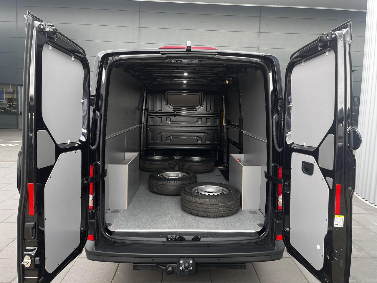 Volkswagen CRAFTER GP L3H2 2.0 TDI 140pk 3.5T FWD Trendline / Demonstratieauto /BPM-vrij