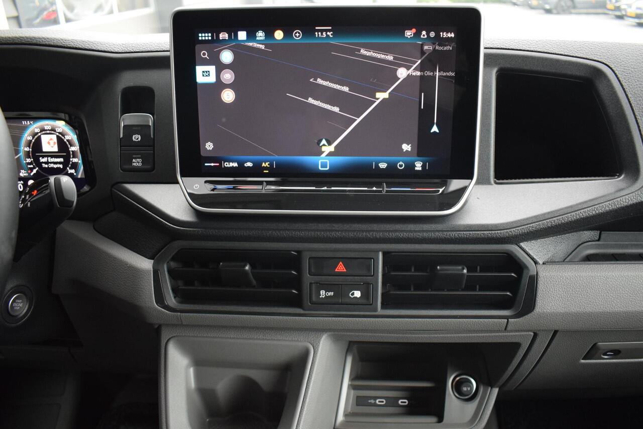 Volkswagen CRAFTER 30 2.0 TDI 140pk DSG L3H3 Exclusive Black Style Facelift BPM vrij! Trekhaak Camera Led Zonneklep Sidesteps Navigatie