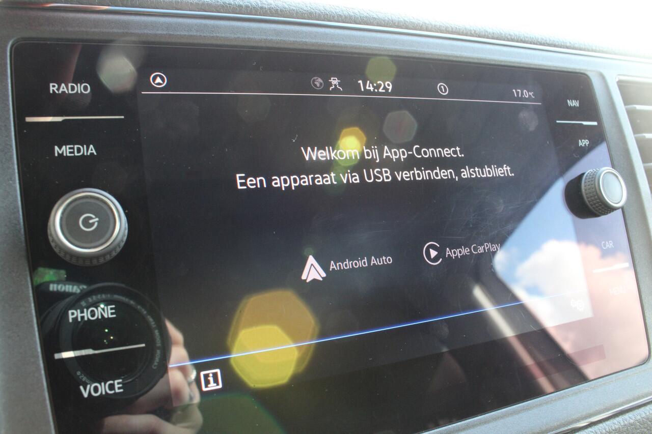 Volkswagen CRAFTER 35t 2.0 TDI L3H3 > Leer/Navi/Trekhaak/parkeersensoren...