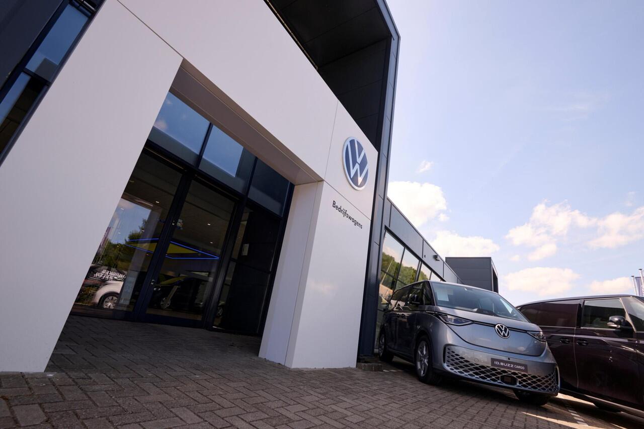 Volkswagen CRAFTER 35 2.0 TDI 177pk L3H3 Highline | Geveerde stoel | Cruise Control | Verwarmbare voorruit | Apple Carplay / Android Auto | Excl. kosten rijklaarmaken |