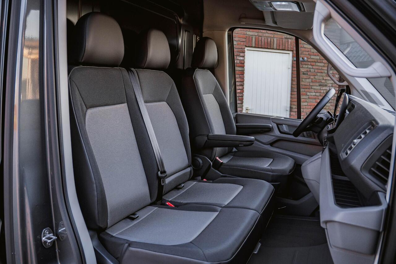 Volkswagen CRAFTER 2.0 TDI 177PK Automaat L3H3 Comfortline 2x Schuifdeuren | LED | NAVI | Camera | Trekhaak | Airco |