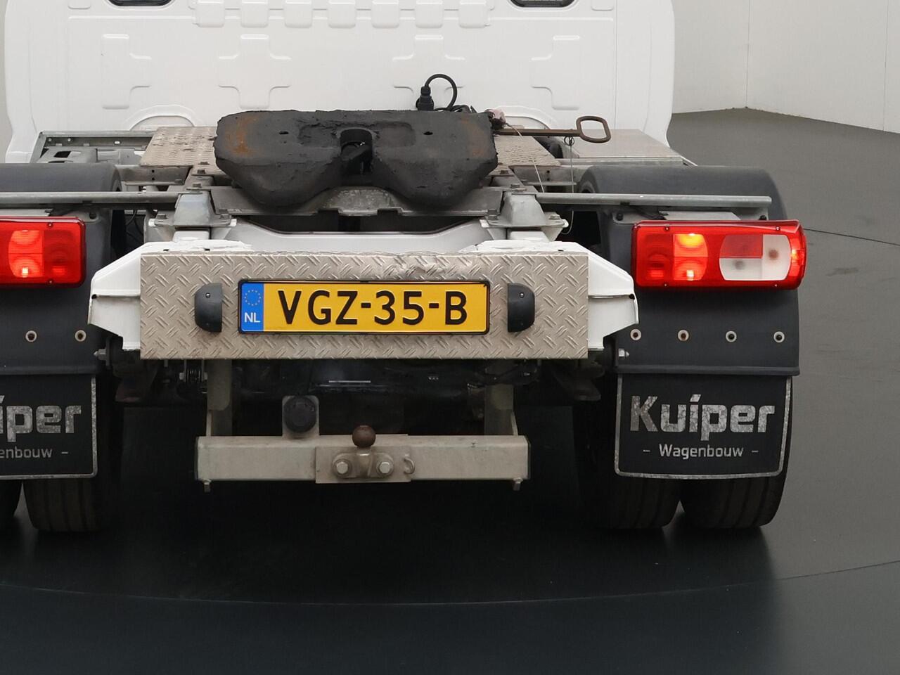 Volkswagen CRAFTER 50 | DC | 177 PK | BE Trekker | Tachograaf | BE-Trekker | Airco | Trekhaak 3500 KG. | 3-zits | Inrichting laadruimte | Koppelschotel