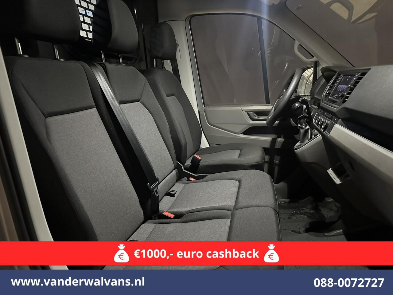 Volkswagen CRAFTER 2.0 TDI 141pk L3H3 L2H2 Euro6 Airco | Navigatie | Apple Carplay | Cruisecontrol Android Auto, Bijrijdersbank, 3000kg trekvermogen, zilver