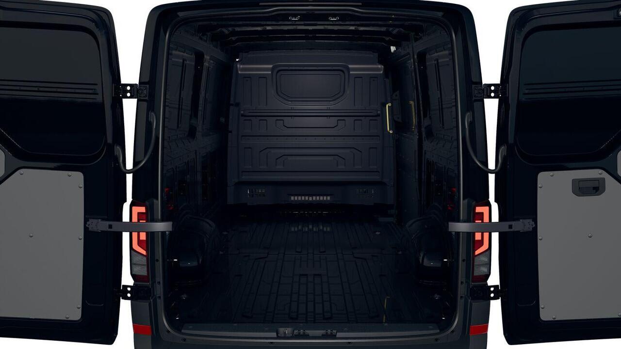 Volkswagen CRAFTER Trendline L3H2 177pk GVW 3.5T BPM vrij | diefstalalarm | bijrijdersbank | metallic | navigatie