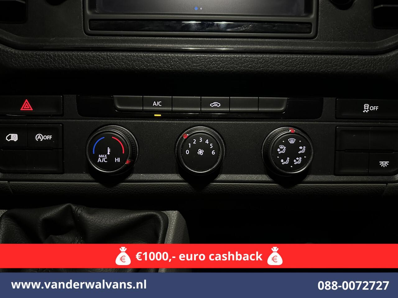 Volkswagen CRAFTER 2.0 TDI 141pk L3H3 L2H2 Euro6 Airco | Navigatie | Apple Carplay | Cruisecontrol Android Auto, Bijrijdersbank, 3000kg trekvermogen, zilver