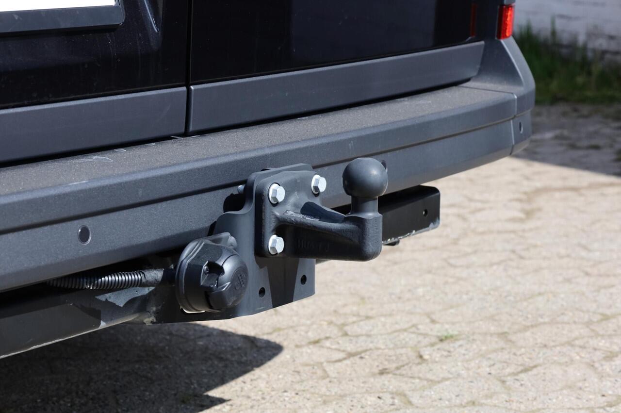 Volkswagen CRAFTER Highline L3H3 140 pk automaat BPM vrij | Trekhaak | Camera | navigatiepakket | vierseizoenbanden