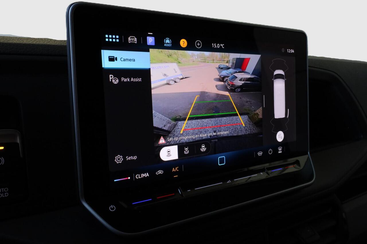 Volkswagen CRAFTER Highline L3H3 140 pk automaat BPM vrij | Trekhaak | Camera | navigatiepakket | vierseizoenbanden