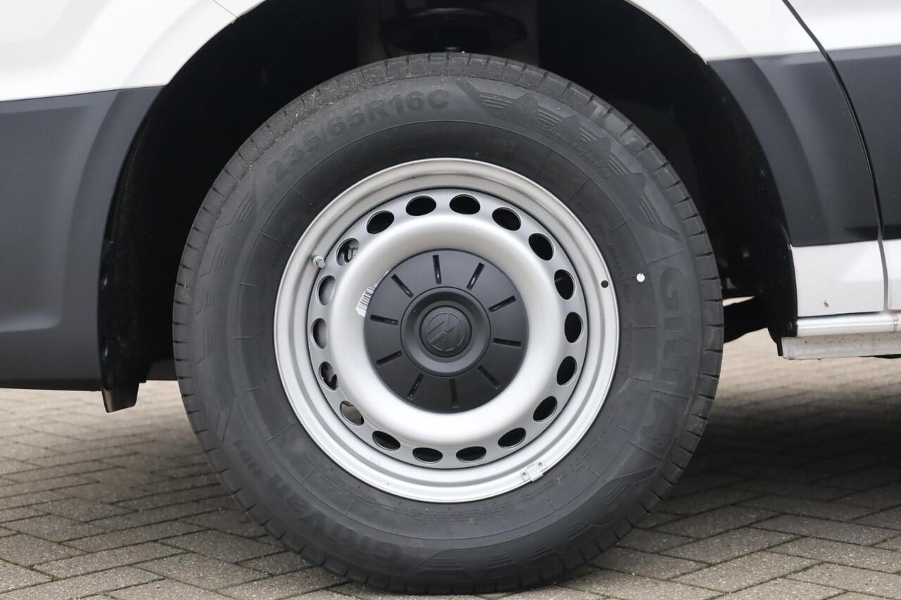 Volkswagen CRAFTER 30 2.0 TDI L3H3 Trendline 140PK / 103kW, BPM vrij, achteruitrijcamera, navigatie- en multimediapakket, achterdeuren met vergrote openingshoek, cruise control, LED-laadruimteverlichting, middelhoog dak (h3), stoelbekleding stof robuust "marathon", parkeers
