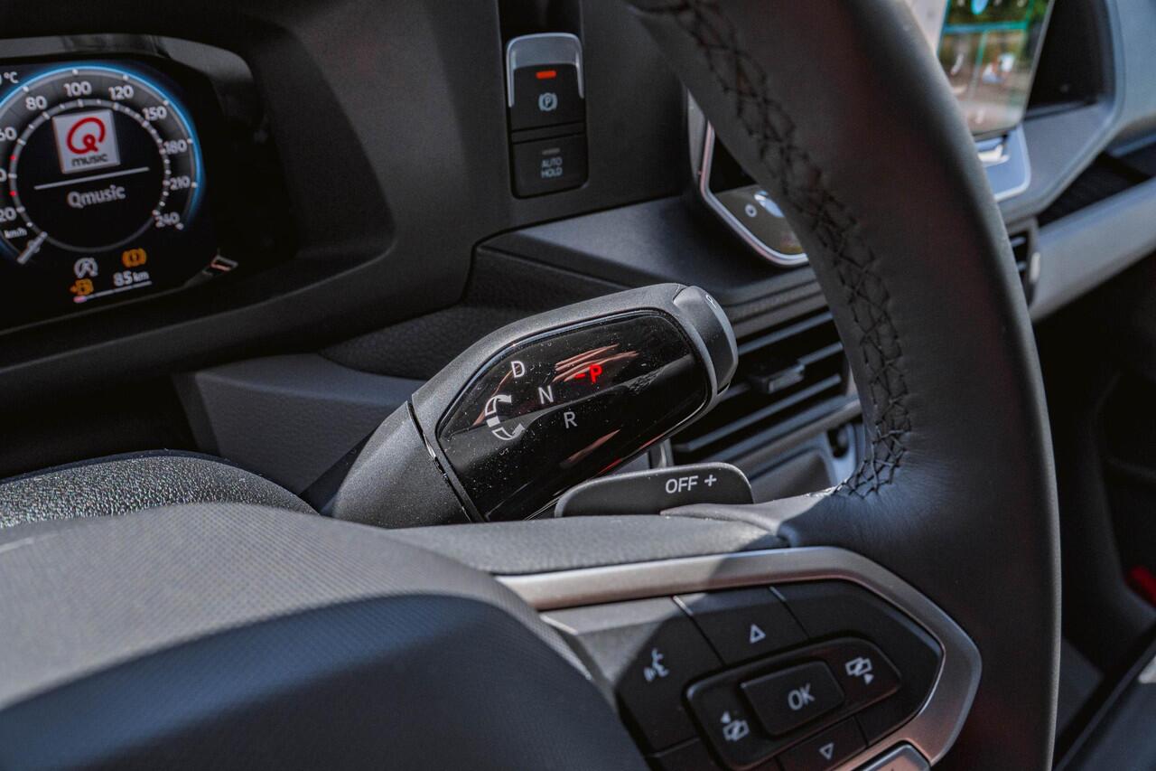 Volkswagen CRAFTER 2.0 TDI 140PK Automaat L3H3 Comfortline 2x LED | NAVI | Camera | Trekhaak | Airco |