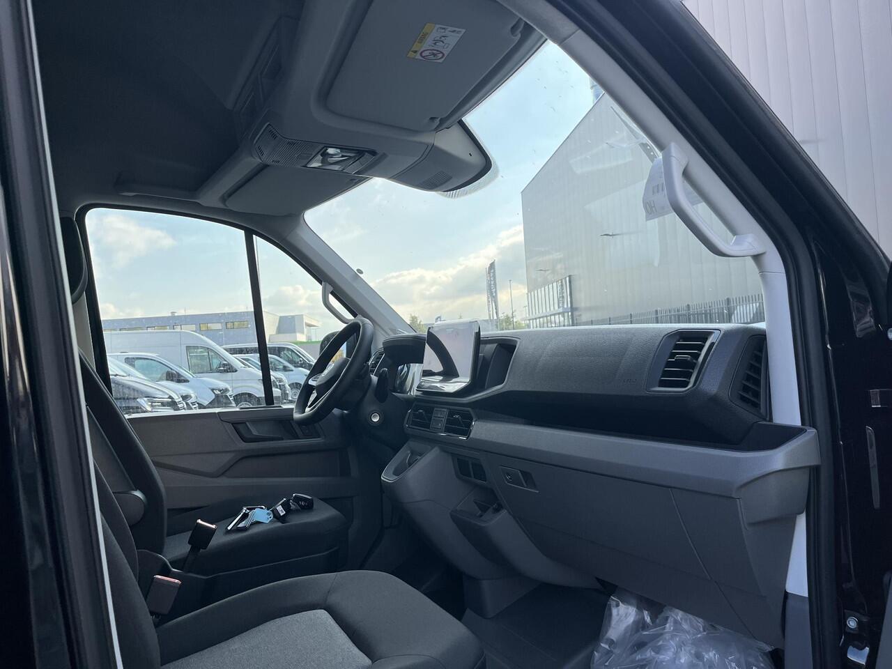 Volkswagen CRAFTER Bedrijfswagens Exclusive L3H3 2.0 TDI 130 kW 177 pk 8 versn. auto | BPM vrij | Diefstalalarm | Volwaardig reservewiel (inclusief boordgereedschap en krik) | Middelhoog dak (h3) |