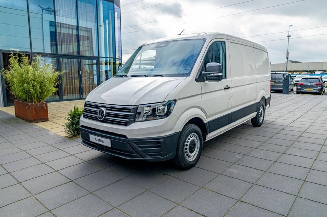 Volkswagen CRAFTER GP L3H2 2.0 TDI 140pk 3.5T Trendline /Direct leverbaar /BPM-vrij .