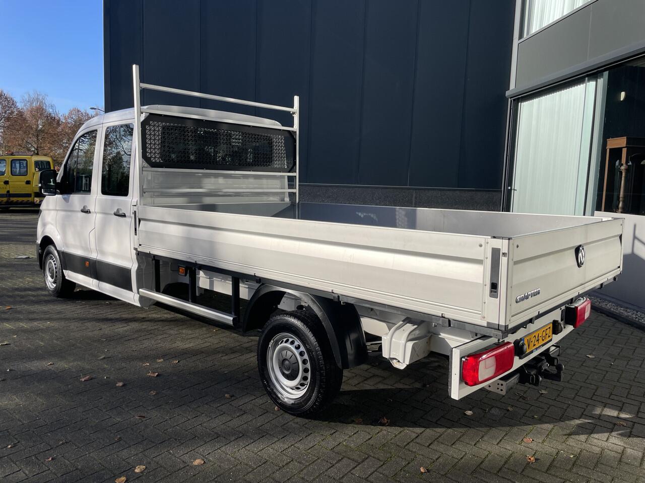 Volkswagen CRAFTER 35 2.0 TDI L4 DC Comfortline Airco - Bluetooth - Cruise control - start/stop systeem - Mistlampen voor - Centrale vergrendeling met afstandsbediening - 7 persoonswagen