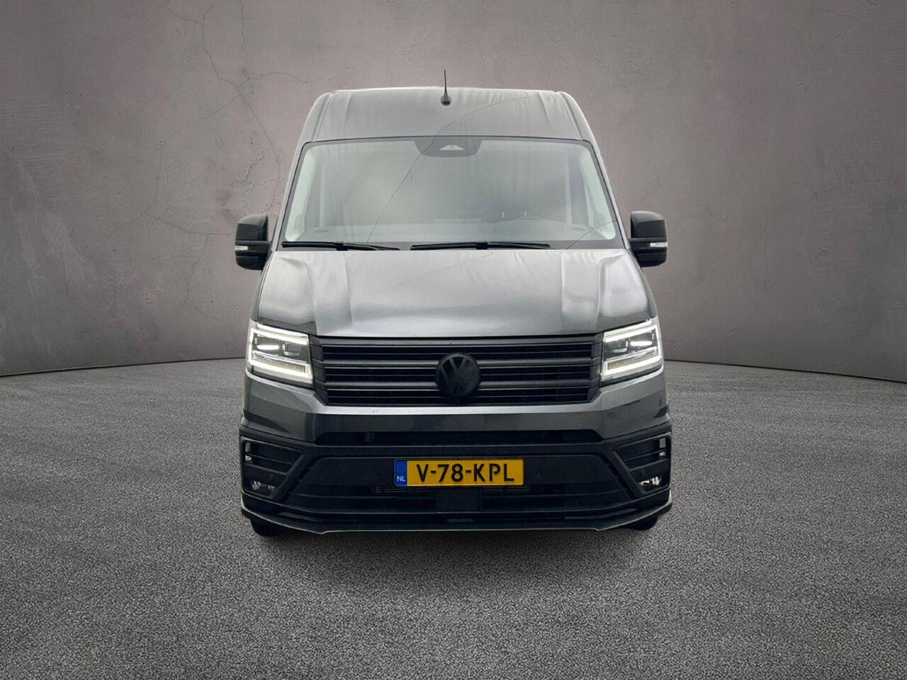 Volkswagen CRAFTER 35 2.0 TDI 177pk L3H3 Exclusive | LED-koplampen | ACC| Sidebars black | 17" wielen black | Trekhaak | Navigatie | Trekhaak | Betimmering | Stoelverwarming | Stuurverwarming