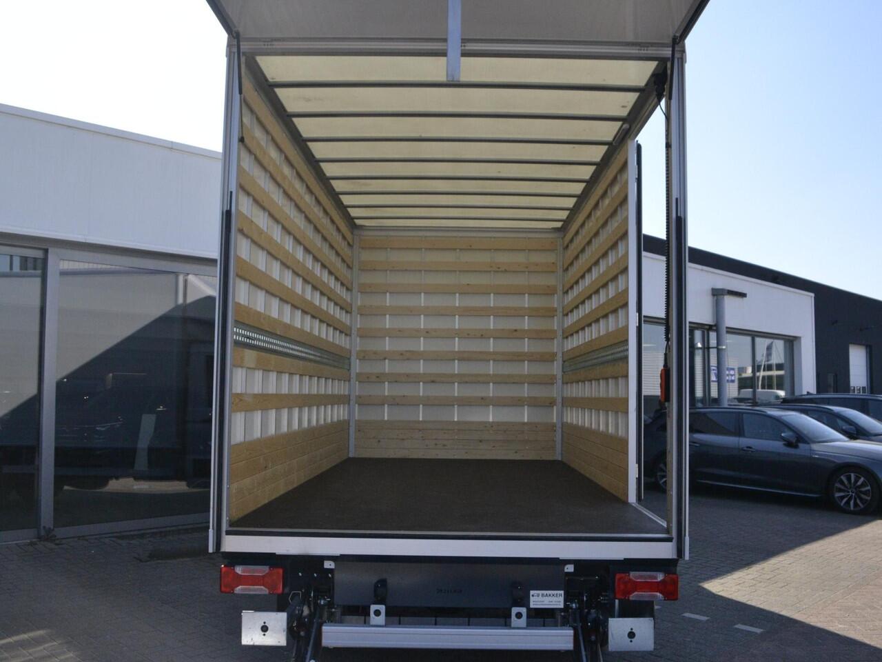Volkswagen CRAFTER Bedrijfswagens Chassis 50(35) BAKWAGEN Trendline 2.0 TDI 164pk L4 · Camera · Laadlift · Cruise Control · P-Sensoren · Apple/Android Car Play · Garantie t/m 22-12-2028 of 120.000km