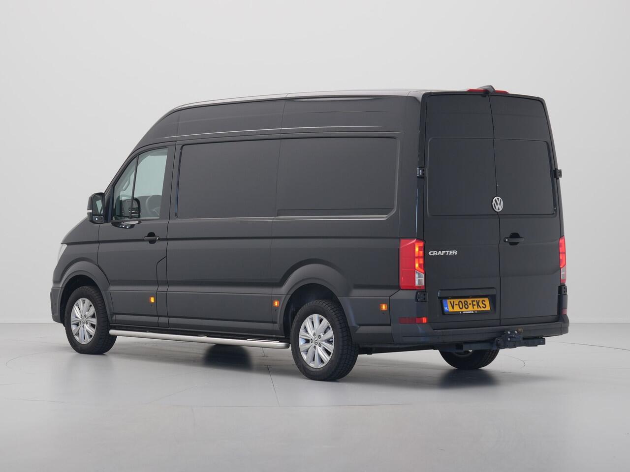Volkswagen CRAFTER 35 2.0 TDI L3H3 Exclusive EURO VI Trekhaak Navigatie Camera Acc Pdc Stoel/Stuurverwarming Carplay
