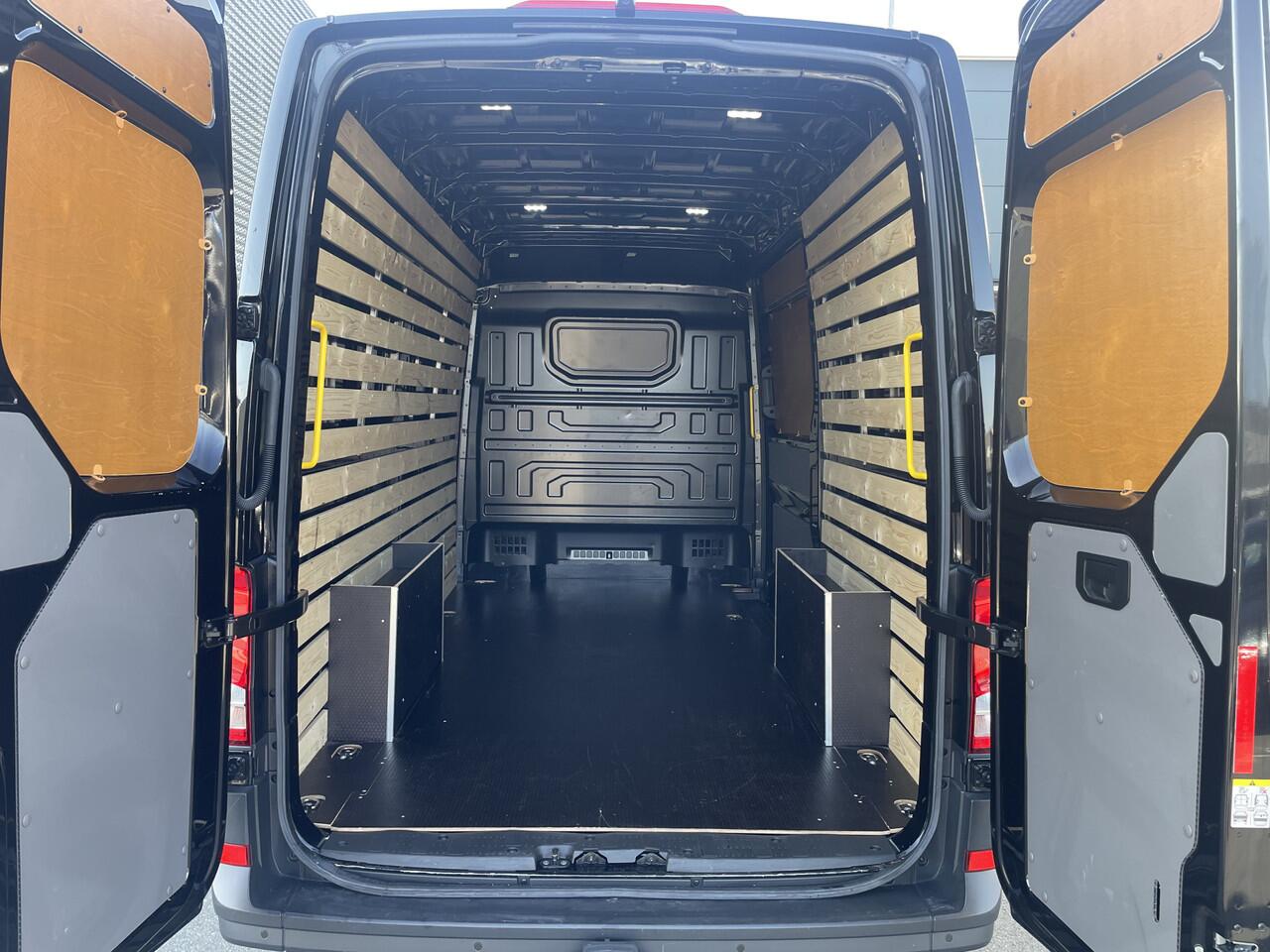 Volkswagen CRAFTER L3H3 2.0 TDI 140pk 3.5T Exclusive-edition /BPM-vrij