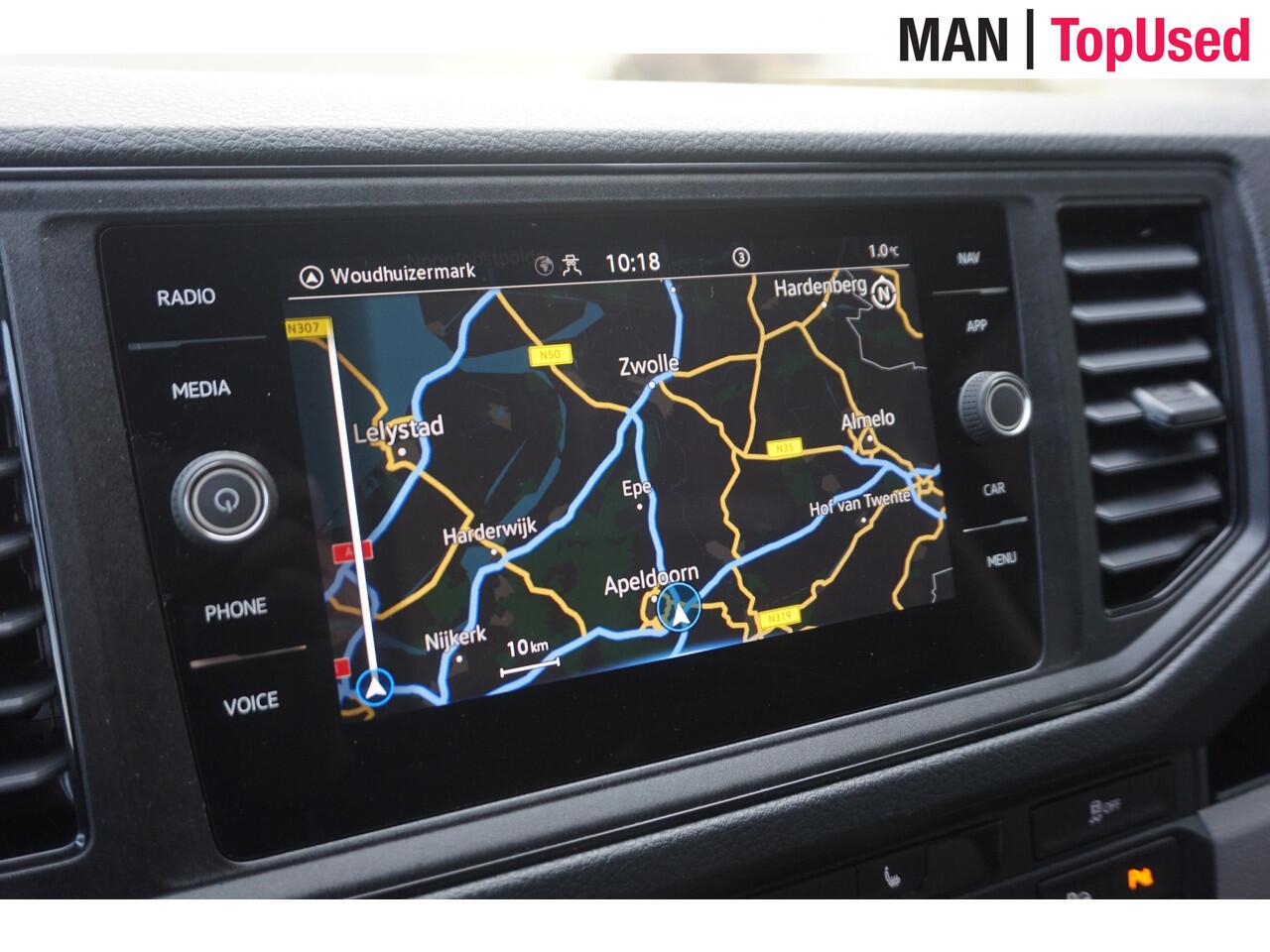 Volkswagen CRAFTER 35 2.0 TDI L3H3 Highline / Trekhaak / 3000KG Trekgewicht / 177 PK / Navigatie / Adaptieve Cruise Control / Apple Carplay / Stoelverwarming