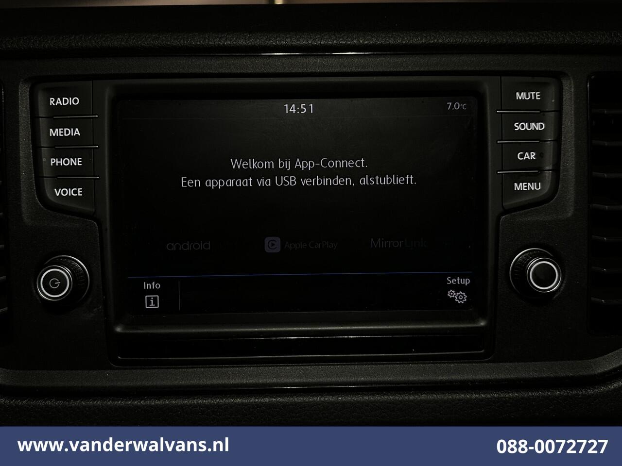 Volkswagen CRAFTER 2.0 TDI 141pk L3H3 (L2H2) Euro6 Airco | Massagestoel | Camera | Apple Carplay | Cruisecontrol Chauffeursstoel, Android Auto, 2800kg trekvermogen