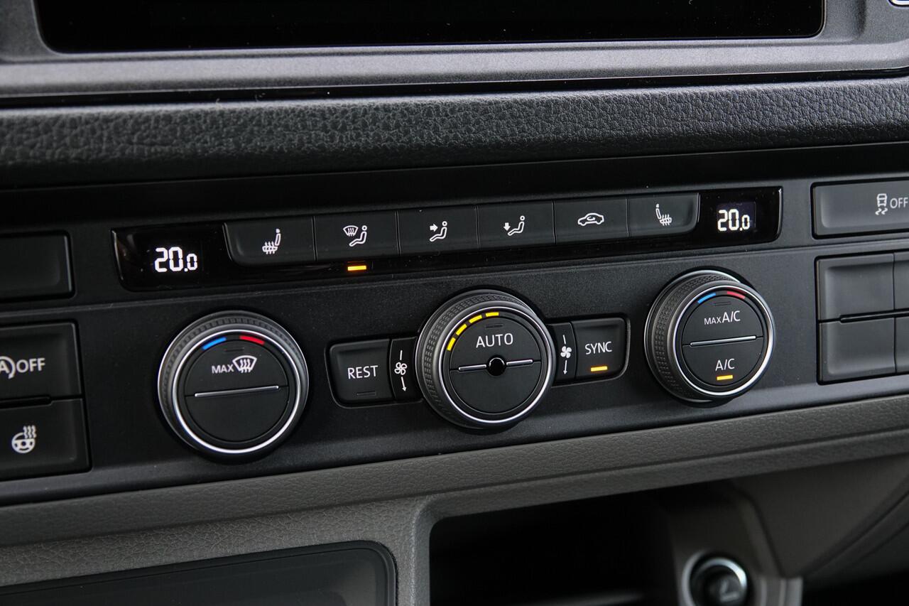 Volkswagen CRAFTER L3H3 2.0Tdi 177Pk Aut. | 2xSchuifdeur | 3.500Kg Trekgewicht | Achteruitrijcamera | 19'' | Deep Black