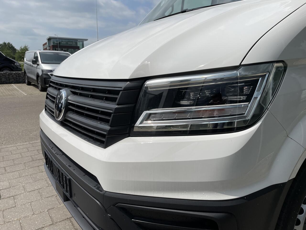 Volkswagen CRAFTER 30 2.0 TDI L3H2 Highline 140pk Automaat | Trekhaak | App connect