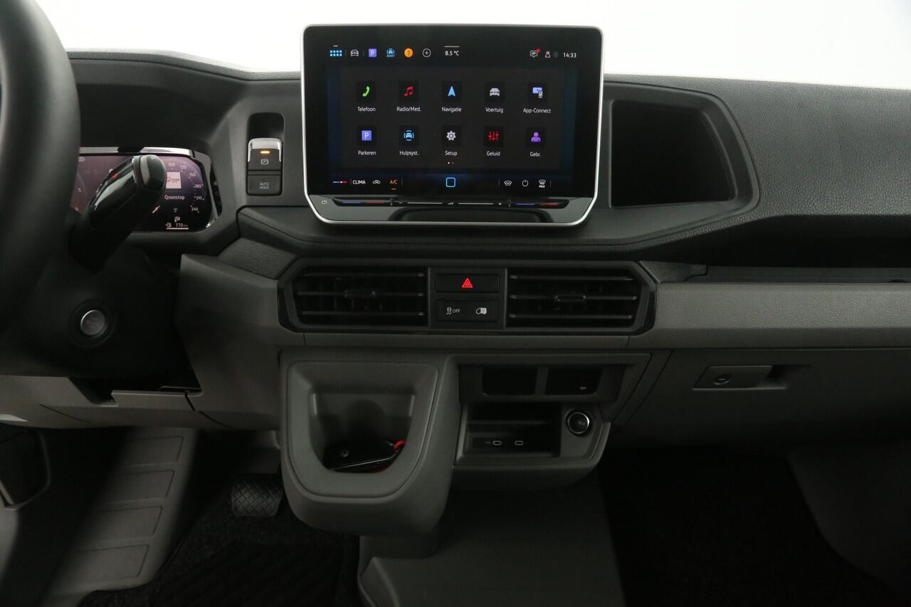 Volkswagen CRAFTER 2.0 TDI DSG HIGHLINE EXCLUSIVE L3H3 | FACELIFT MODEL | BPM VRIJ | NIEUW | 3000KG TREKHAAK | VIRTUAL | CAMERA | ADAPTIVE CRUISE | LED | 140PK | CARPLAY | 17"LMV