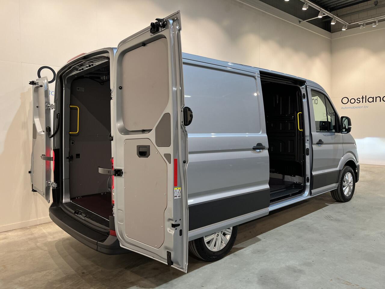 Volkswagen CRAFTER 2.0 TDI L3H2 140 PK DSG Automaat / Euro 6 / Airco / Cruise Control / PDC / CarPlay / 3-Zits / NIEUW MODEL !! / 1.400 KM !!