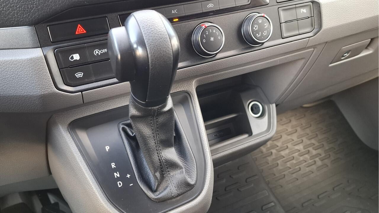 Volkswagen CRAFTER 35 2.0 TDI L3H3 Comfortline EURO VI Trekhaak / Navigatie / PDC