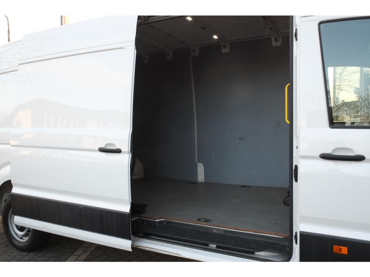 Volkswagen CRAFTER 35 2.0 TDI L4H3 EURO VI 3 Zits, (14,4m3 laadvolume)Achteruitrijc