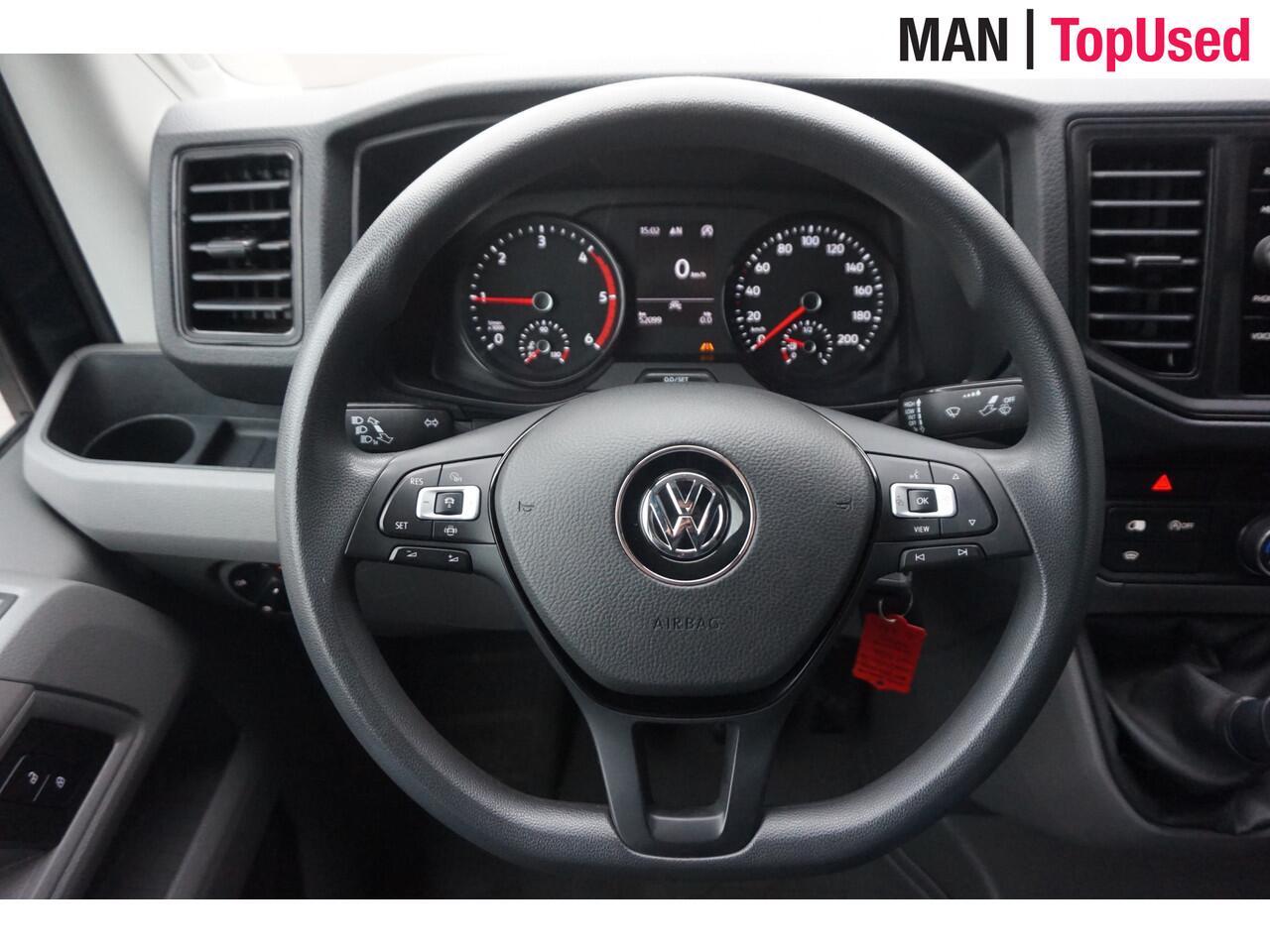 Volkswagen CRAFTER 35 2.0 TDI L4H3 Highline / Trekhaak / 3000KG Trekgewicht / 177 PK / Navigatie / Adaptieve Cruise Control / Apple Carplay / Stoelverwarming