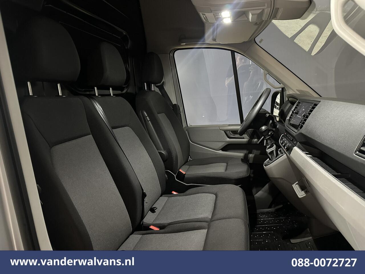 Volkswagen CRAFTER 2.0 TDI 141pk L3H3 L2H2 Euro6 Airco | Camera | Navigatie | Android Auto | Stoelverwarming Parkeersensoren, Bijrijdersbank, 3000kg trekvermogen, zilver