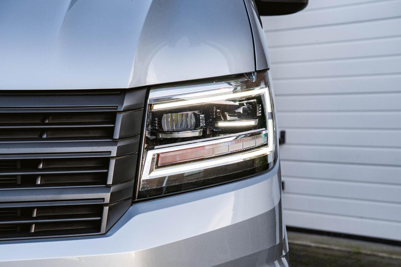 Volkswagen CRAFTER 2.0 TDI 140PK Automaat L3H3 Comfortline 2x LED | NAVI | Camera | Trekhaak | Airco |