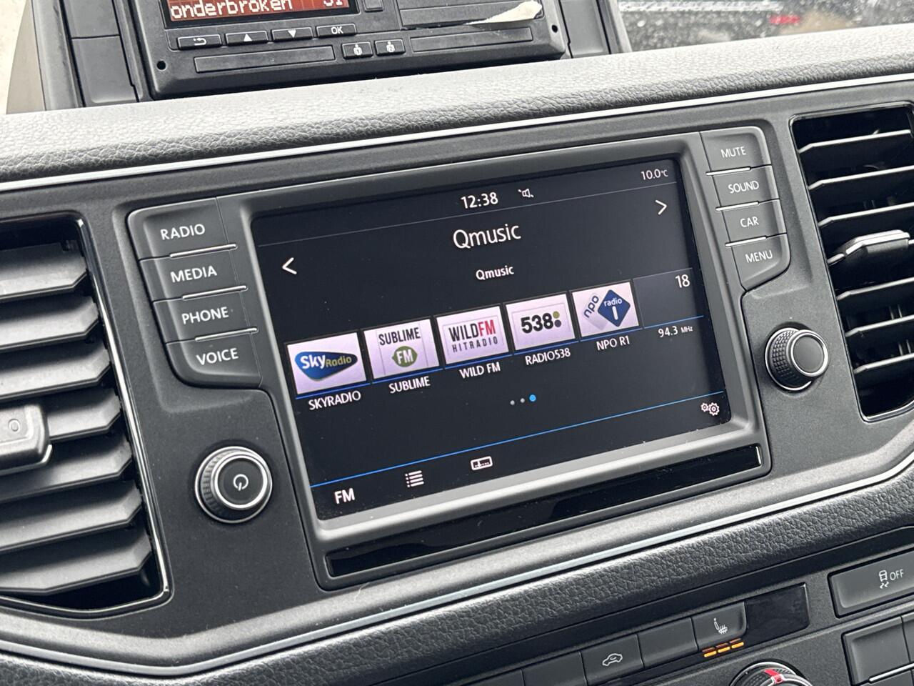 Volkswagen CRAFTER 2.0tdi DSG Bakwagen 1000 KG Laadklep Rapid Leichtbau 3835kg laadvermogen