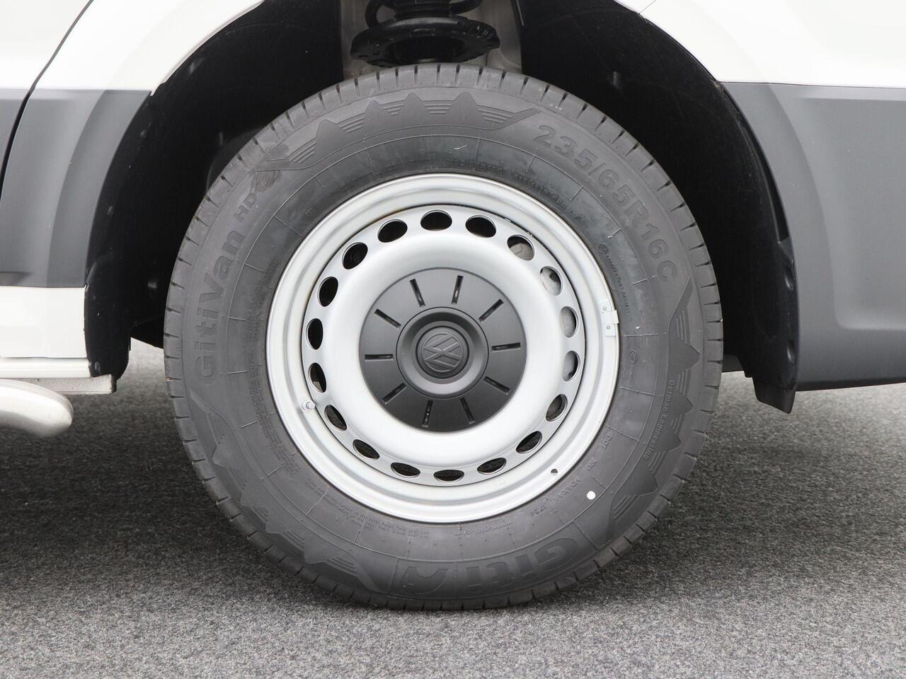 Volkswagen CRAFTER 35 2.0 TDI L3H3 Trendline | 140PK | Laadruimte Betimmering | Side Bars | Hoog dak | Trekhaak |