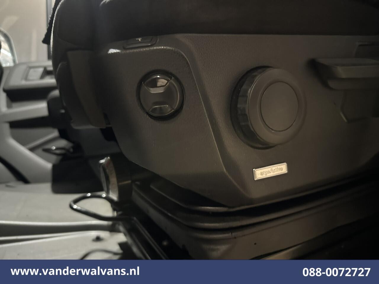 Volkswagen CRAFTER 2.0 TDI 141pk L3H3 (L2H2) Euro6 Airco | Massagestoel | Camera | Apple Carplay | Cruisecontrol Chauffeursstoel, Android Auto, 2800kg trekvermogen