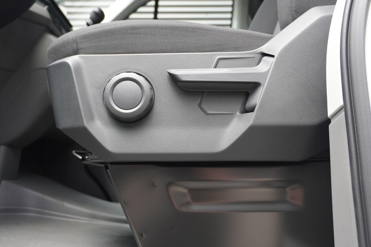 Volkswagen CRAFTER 35 2.0 TDI 140PK L3H3 Trendline 35 2.0 TDI 140PK L3H3 Trendline, Modeljaar 2025, App Connect, Trekhaak