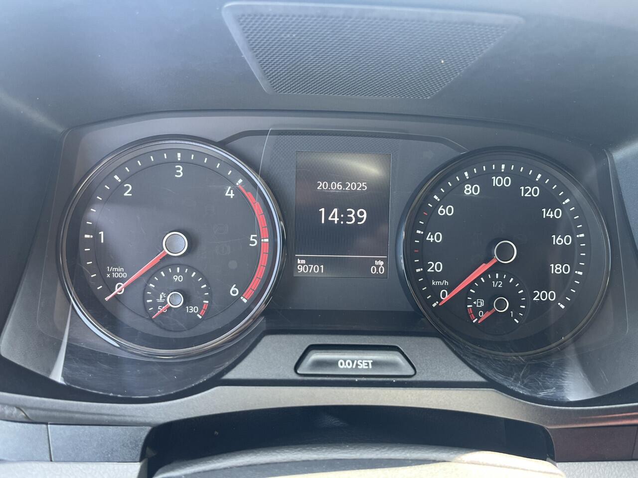 Volkswagen CRAFTER 35 2.0 TDI L4 DC Open laadbak Euro 6