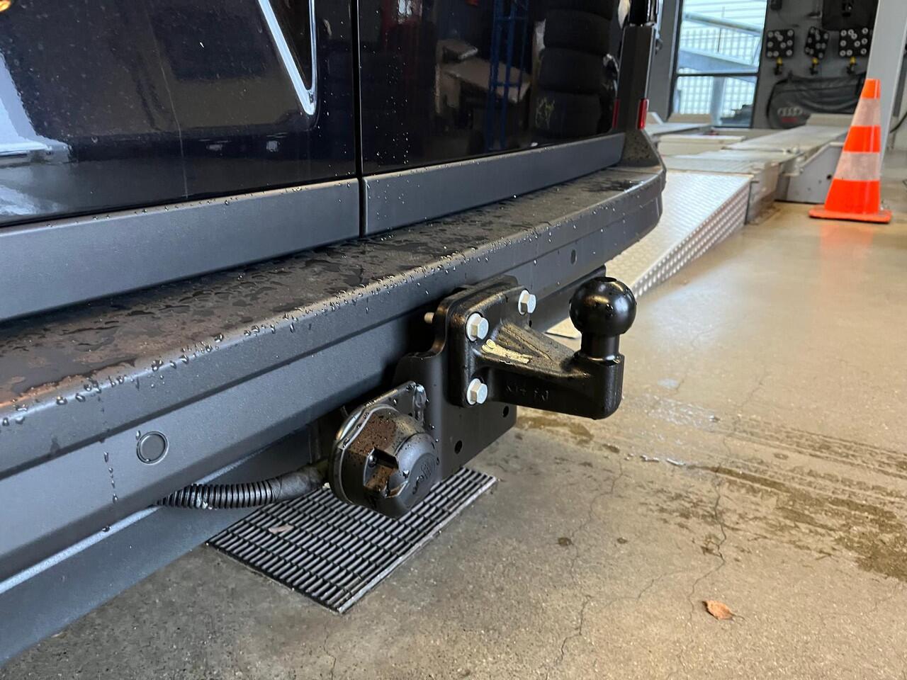 Volkswagen CRAFTER Bedrijfswagens L3H2 Highline 103kW 140pk 3T GVW 8 vers auto VW Bedrijfswagens Crafter 2.0 30 TDI L3H2 Highline 103kW 140pk 8 vers auto | BPM vrij | Interieur Pakket: Navigatie- en multimediapakket | Trekhaak met vaste kogel (inclusief aanhangwagenstabilis